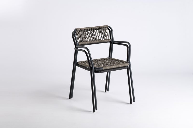 bianca_stolica_sa_rukonaslonom_CB01AR_05