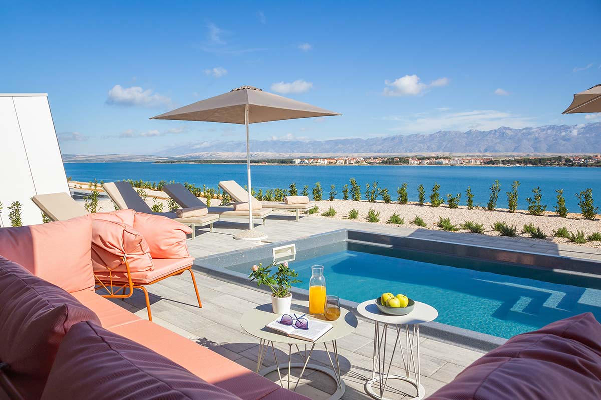 Avalona-Luxury-Mare-Glamping-Villa-with-pool_Aminess_Avalona_Camping_Resort_2024_Avalona_Luxury_Mare_Glamping_Villa_with_pool_14