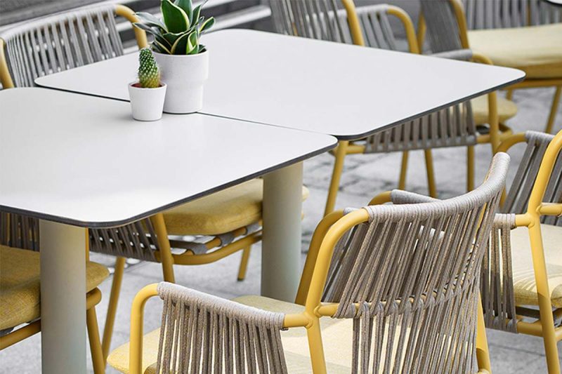 Kolekcija baštenskog nameštaja osmišljena i kreirana specijalno za potrebe HoReCa sektora – za opremanje bašti i terasa hotela, restorana, barova, prostora pored bazena, SPA centara, izletišta, parkova, ili bilo kog drugog prostora namenjenog uživanju na otvorenom.